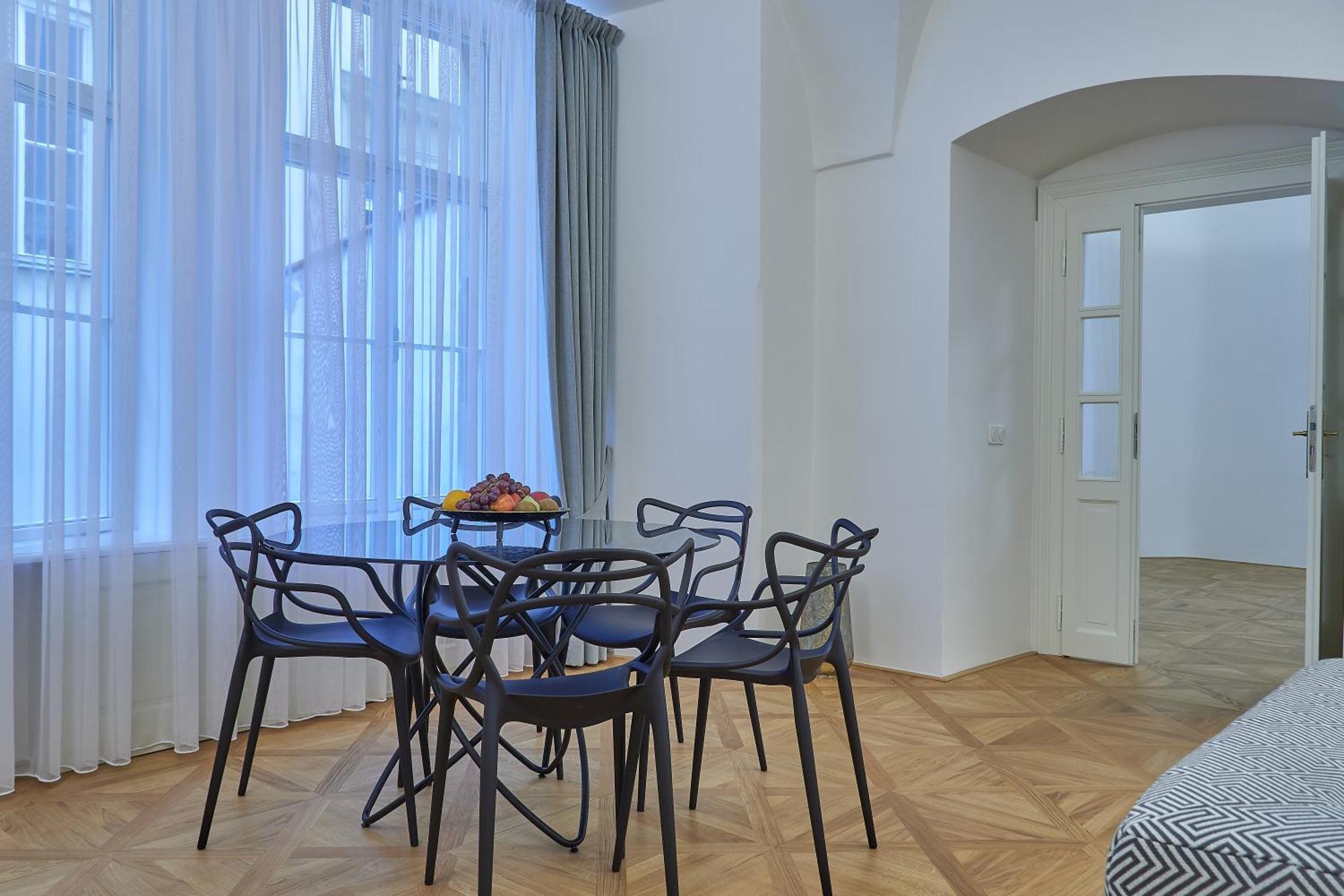 Hotel U 3 Pstrosu Praag Buitenkant foto