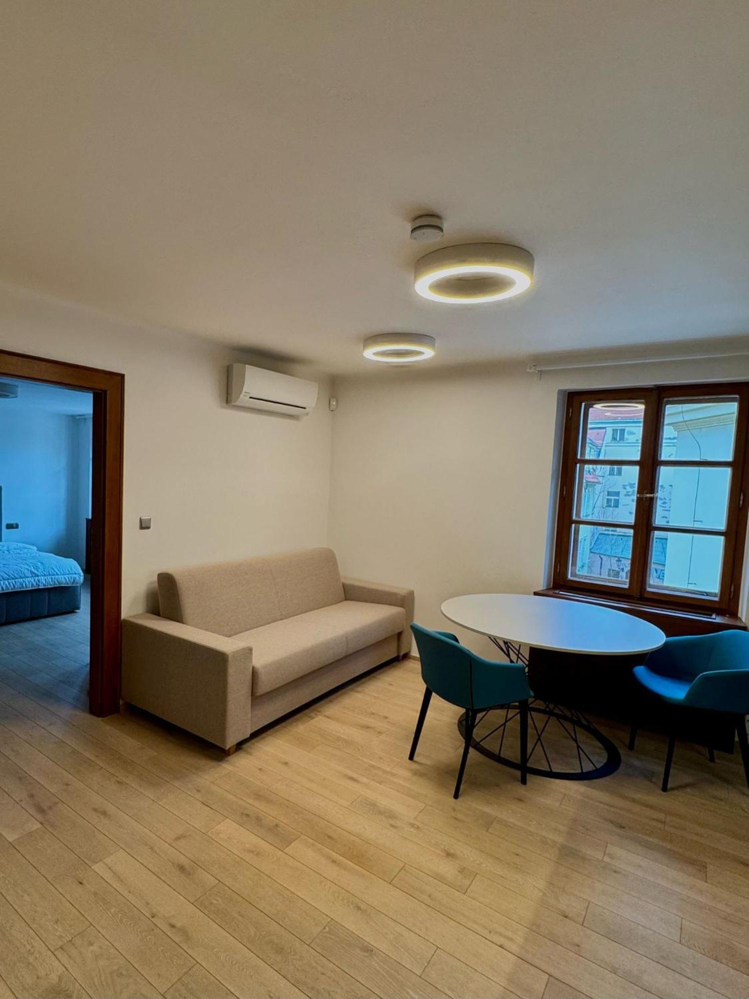 Hotel U 3 Pstrosu Praag Buitenkant foto