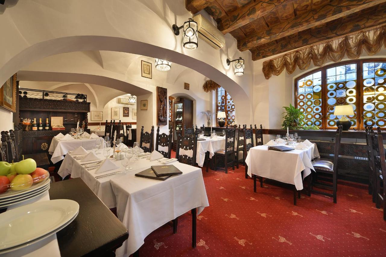 Hotel U 3 Pstrosu Praag Buitenkant foto